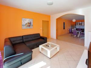 Apartment in Bibinje with Pool near the Sea