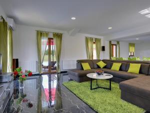 Villa in Pazin with Private Pool