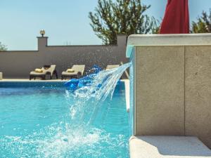 Villa in Pula with sea beach