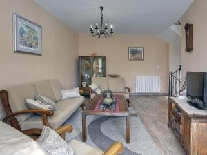 Villa in Svetvincenat with Pool & Beach