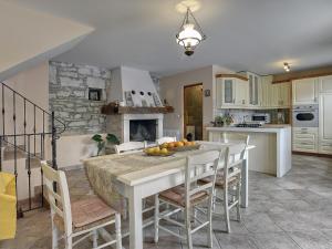 Villa in Svetvincenat with Pool & Beach