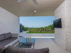Wonderful villa with swimming pool and wellness - Stuparić