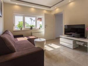 Holiday house with private pool and balcony