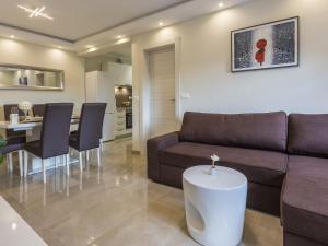 Holiday house with private pool and balcony