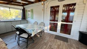 Campings Spacieux Bungalow tout confort Oasis Village 5 etoiles : photos des chambres