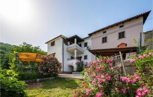 Amazing Home In Plomin With Wifi 