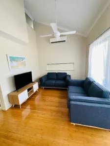 Blue Beach Shack - Harvey