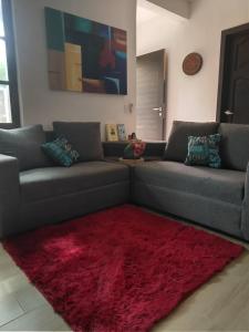 Amplia habitacion a 10min del Aeropuerto