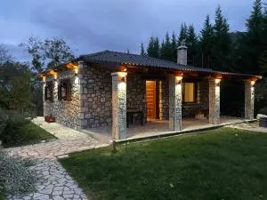 Το πετρινο σπιτι του Καστρη! Με θεα τα Μετεωρα - Diáva