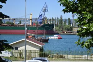 Sea Vibes Apartment - Free Public Parking, WiFi, Cable & Smart TV, 0,9 km to beach