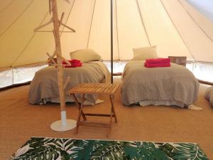 Tentes de luxe LES JARDINS CELESTES - Glamping - Lodge Saharienne Duo : photos des chambres