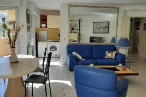Grand T2 lumineux, 2 balcons, coeur de ville, à 100m plage, parking