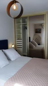 Appartements Nouveau coeur de ville, 100 m de la plage, spacieux : photos des chambres