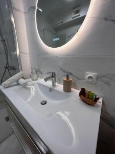 Nouveau cœur de ville, 100 m de la plage, spacieux