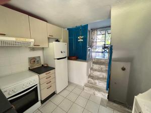 Marias Sea View House