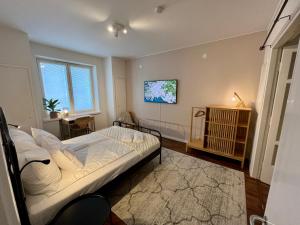 Hogland Apartments - 3
