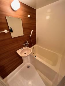 浅草寺3分 浅草駅6分 2寝室+リビング2-6人 スカイツリービュー 駅近 成田空港&羽田空港直通