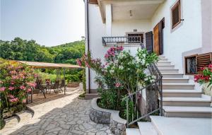 Amazing Home In Plomin With Wifi 