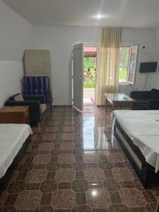 Ureki cottage Guria Street between 24- 26 Georgia Olympia