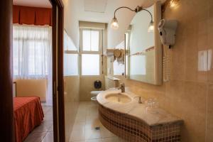 Double or Twin Room with Sea View