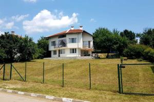 "House of swallows" vacation home, close to Sofia