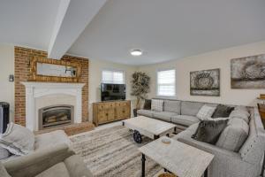 Mechanicsville Vacation Rental about 8 Mi to Richmond