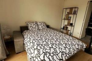 Lescale, Studio proche Gare Melun avec parking privé