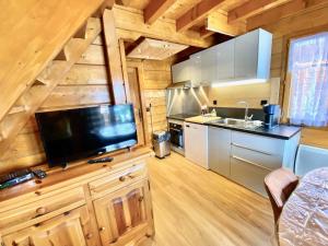 Chalets Chalet pistes 5 mn a pied vue montagne : photos des chambres