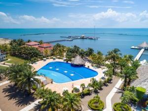 Villa Castello- Water Views & Resort Amenities
