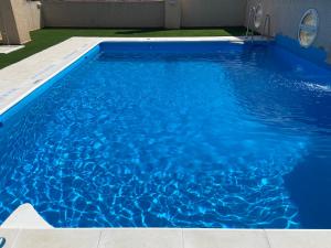 Moderno apto con vistas al puerto, aire acondicionado,wifi,piscina,fácil aparcamiento