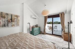 Duplex penthouse Casa M3 walking distance Puerto Banus