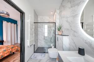 Appartements Superbe 2 pieces avec Jacuzzi privatif face Gare Proche Cathedrale : photos des chambres