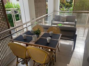 SOLIMAR 10 SALOU Solo FAMILIAS con Parking y piscina