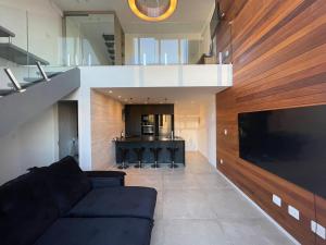 Cobertura aconchegante perto do shopping independência, home office, garagem