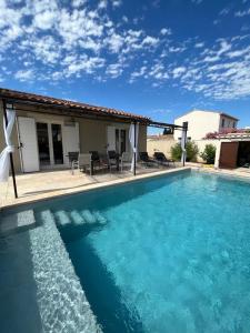 Villa Provençale avec Piscine Chauffée