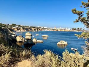 Casa Sol, Fast WIFI, Airco, swimming pool near the Beach Praia Da Rocha