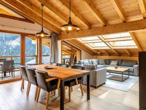 Appartements Penthouse with spacious balcony, ski lift 1 5 km away : photos des chambres