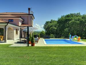Villa in Rovinj with Private Pool and Sea Nearby