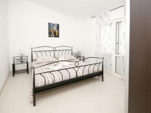 Apartment in Seget Donji with terrace