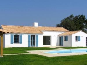 Villas Spacious villa with a private pool on a golf course in Loire : photos des chambres