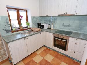 Spacious Villa in Prkos with Private Swimming Pool