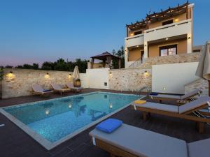 Villa in Arkadi with Private Pool & Sea Nearby