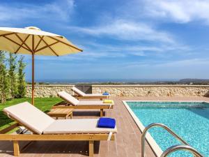 Villa in Arkadi with Private Pool & Sea Nearby