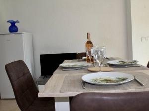 Appartement RDC à Villeneuve-Loubet - 2 Pièces, 45m², 4 Couchages, Plage à 100m - FR-1-252A-113