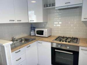 Maisons de vacances Maison cosy proche mer avec piscine chauffee, courts de tennis et patio - Bretignolles-sur-Mer - FR-1-224A-65 : photos des chambres