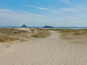 Maisons de vacances Superb Norman property with swimming pool in the bay of Mont St Michel : photos des chambres