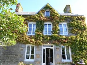 Maisons de vacances Superb Norman property with swimming pool in the bay of Mont St Michel : photos des chambres