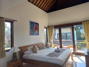 Biệt Thự Có Hồ Bơi Riêng (Villa with Private Pool)