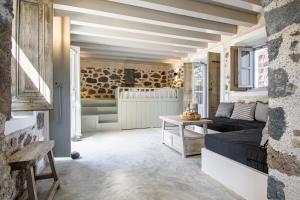 Pavlaina Complex of Traditional Residences in Nisyros. Enjoy the garden and the Sea View