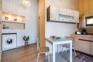 Renas Rustic retreat